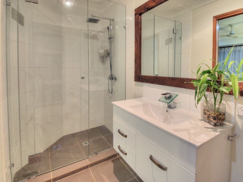 9 Beaufront Place, Forest Lake QLD 4078