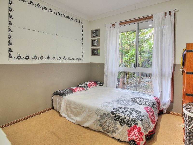 9 Beaufront Place, Forest Lake QLD 4078