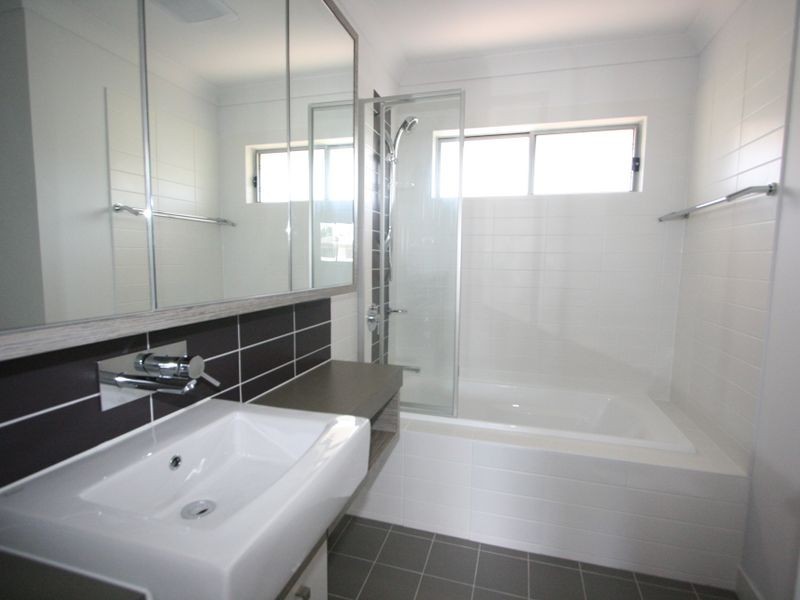 4 Ellerston Avenue, Brookwater QLD 4300