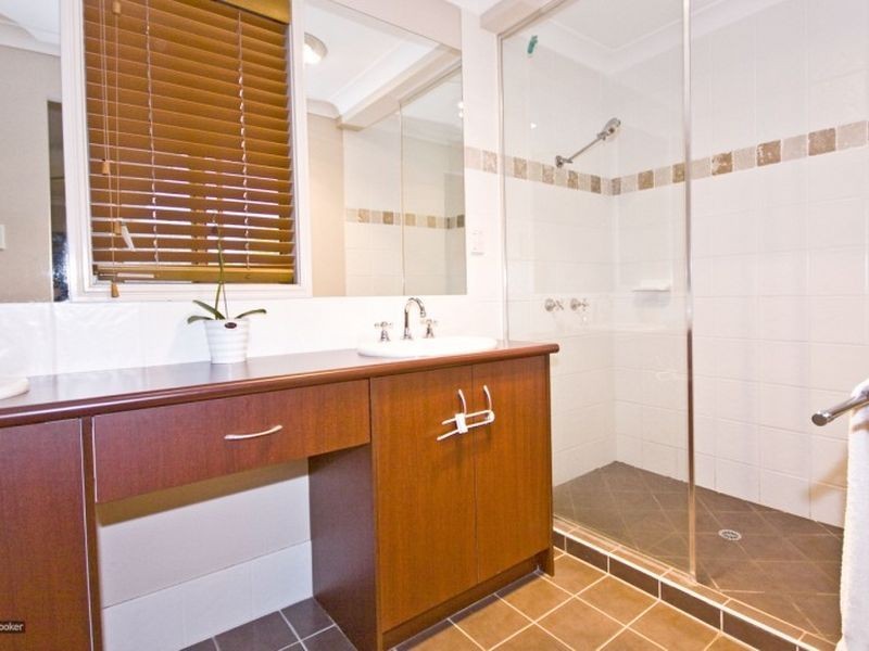 10 Piccadilly Place, Forest Lake QLD 4078