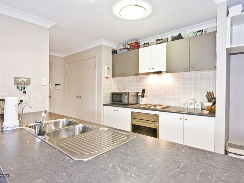 10 Piccadilly Place, Forest Lake QLD 4078