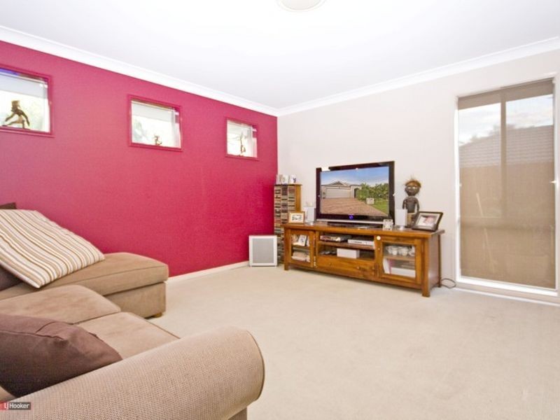 10 Piccadilly Place, Forest Lake QLD 4078