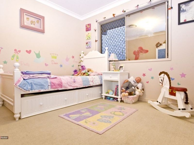 10 Piccadilly Place, Forest Lake QLD 4078