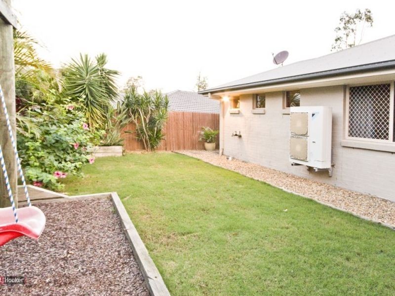 10 Piccadilly Place, Forest Lake QLD 4078