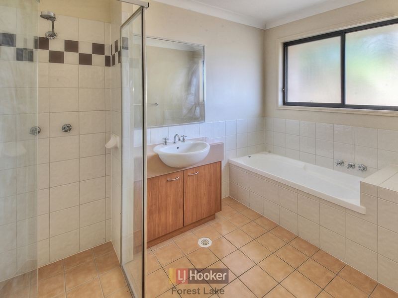 13 Wisdom Way, Crestmead QLD 4132