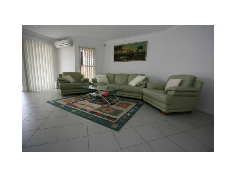 15 Daisy Place, Doolandella QLD 4077
