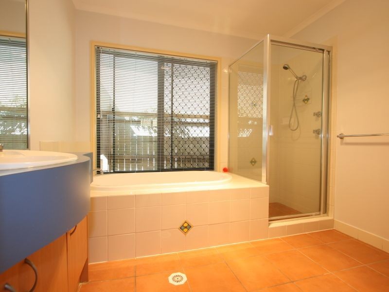 5 Belvedere Close, Forest Lake QLD 4078