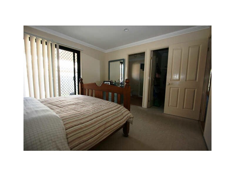 33 Central Street, Forest Lake QLD 4078