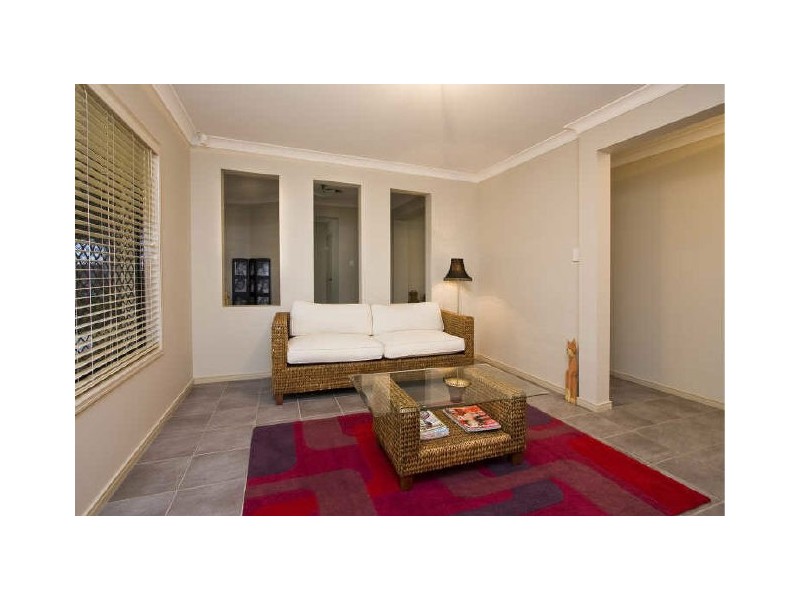 8 Hillview Street, Springfield QLD 4300