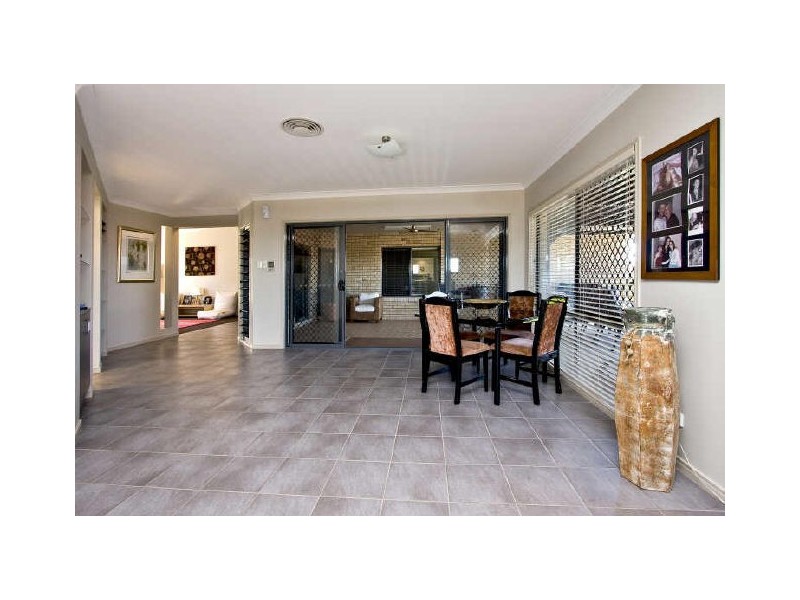 8 Hillview Street, Springfield QLD 4300