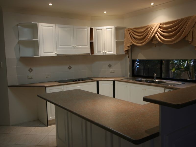 38 The Esplanade, Forest Lake QLD 4078