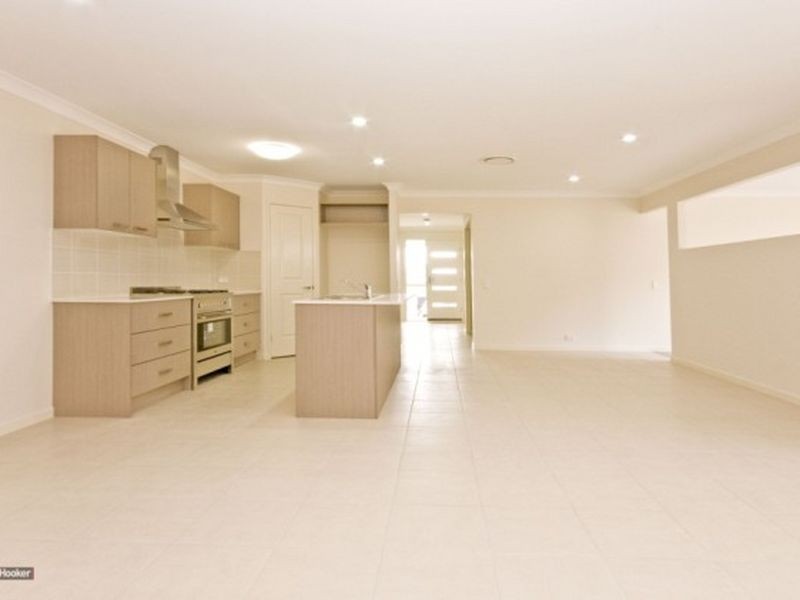 24 Sandalwood Street, Heathwood QLD 4110