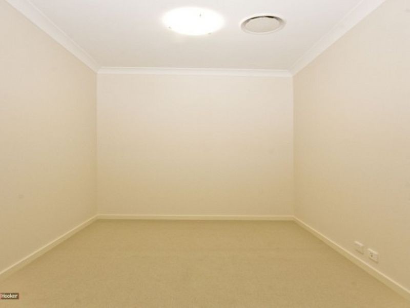 24 Sandalwood Street, Heathwood QLD 4110