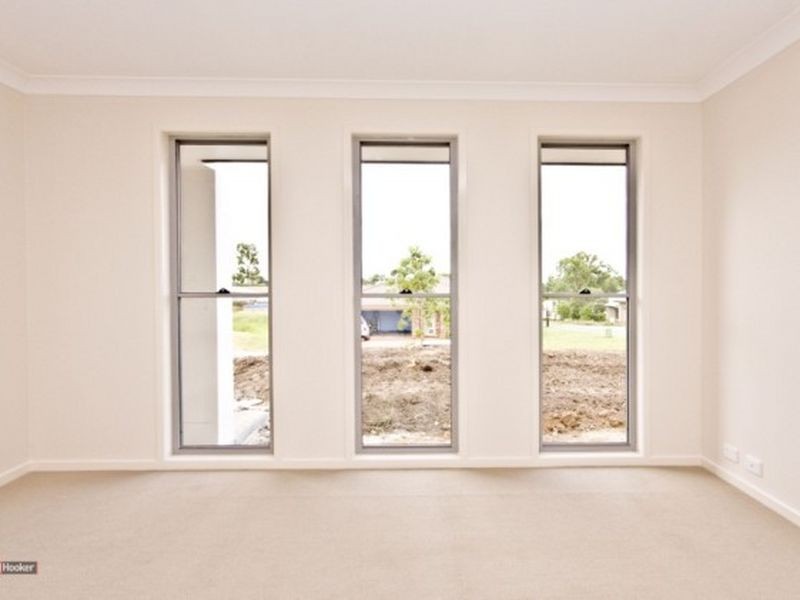 24 Sandalwood Street, Heathwood QLD 4110