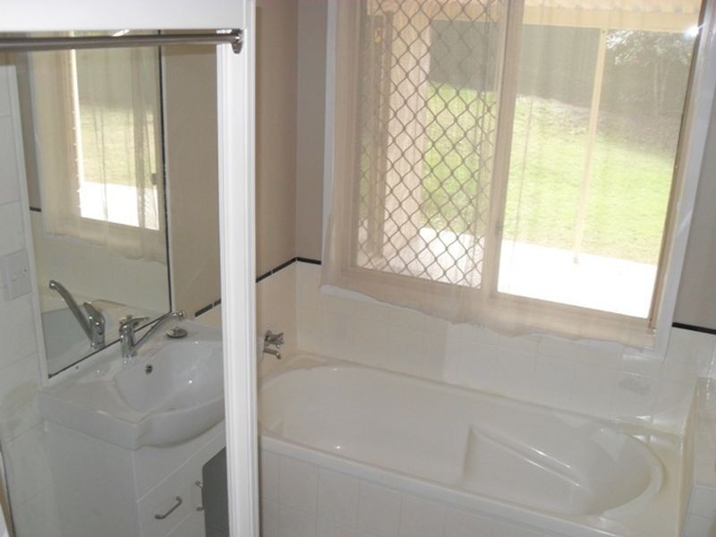 12 Springfield Place, Forest Lake QLD 4078