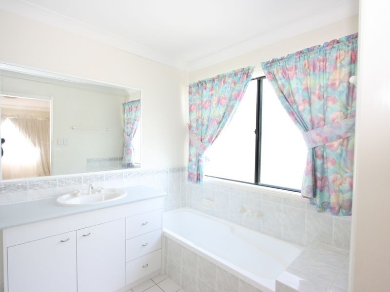 37 Cascade Drive, Forest Lake QLD 4078