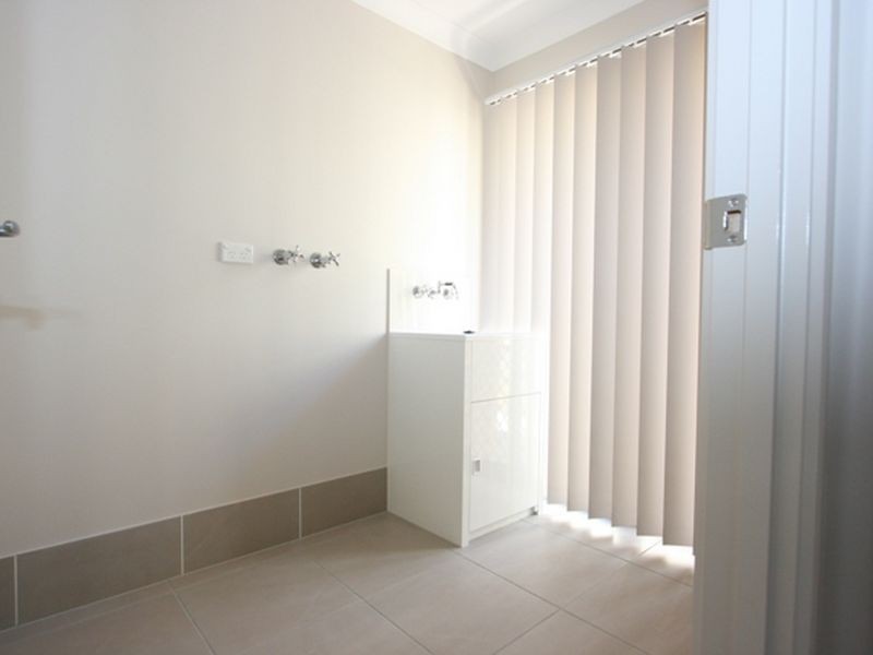 4 Domatia Street, Heathwood QLD 4110