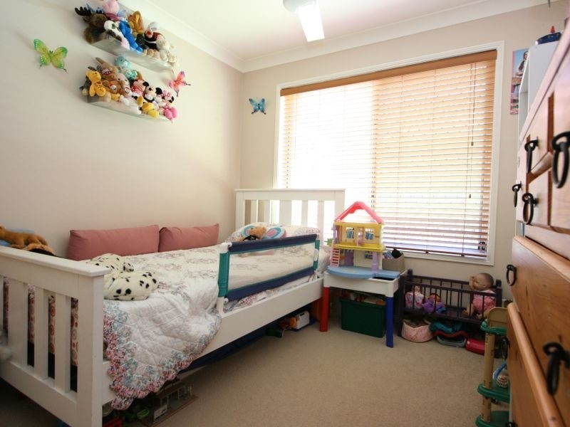 13 Chelsea Place, Forest Lake QLD 4078