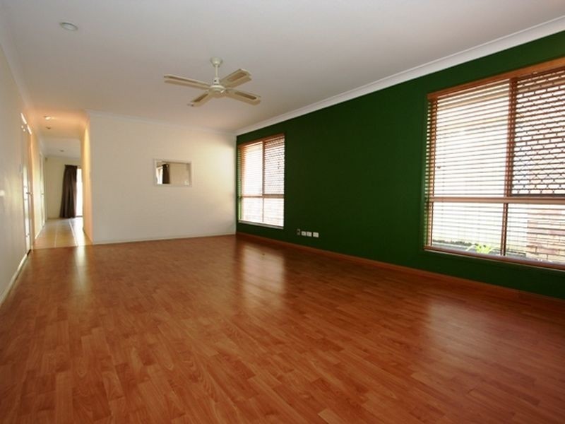 60 Serrata Circuit, Forest Lake QLD 4078