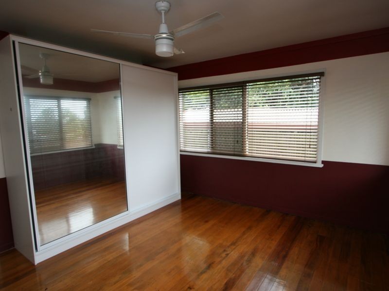 5 Gull Street (cnr Penguin Stree, Inala QLD 4077