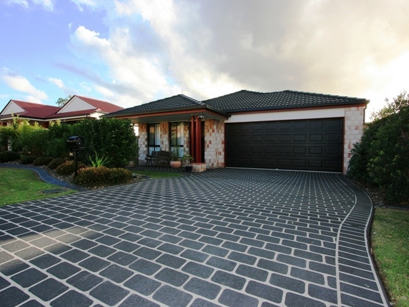84 Snowy River Circuit, Forest Lake QLD 4078