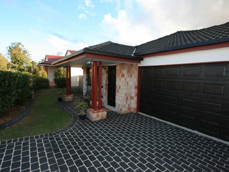 84 Snowy River Circuit, Forest Lake QLD 4078