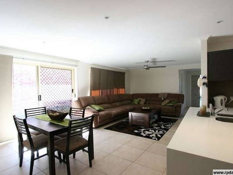 7 Napier Place, Forest Lake QLD 4078