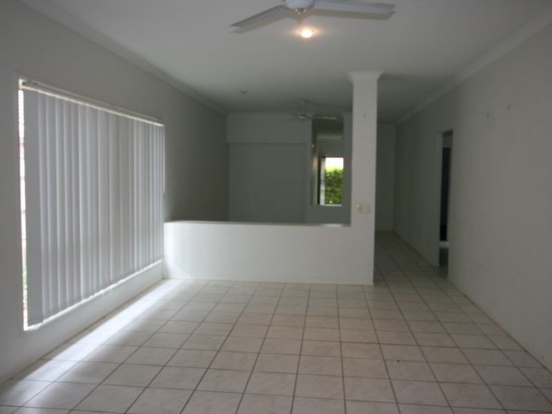 8 Robson Street, Forest Lake QLD 4078