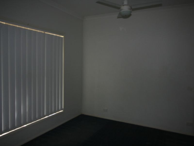 8 Robson Street, Forest Lake QLD 4078