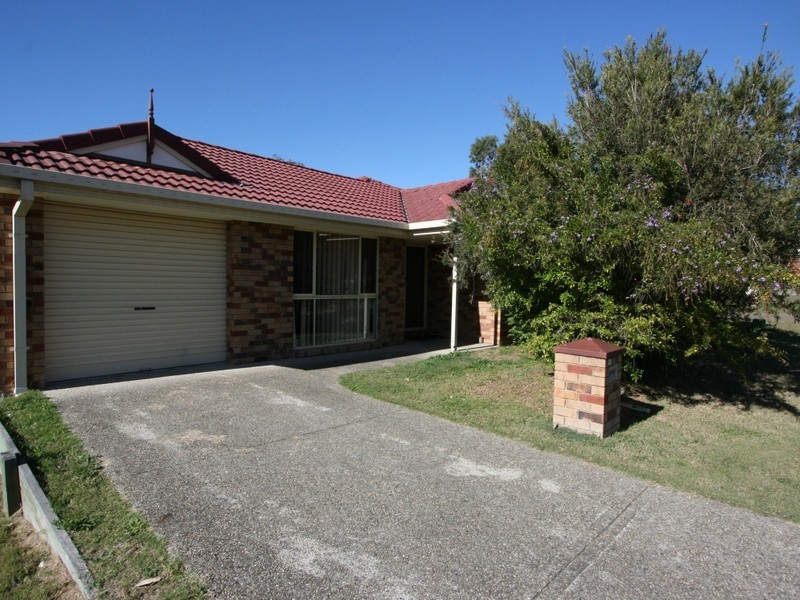 8 Merganser Place, Forest Lake QLD 4078
