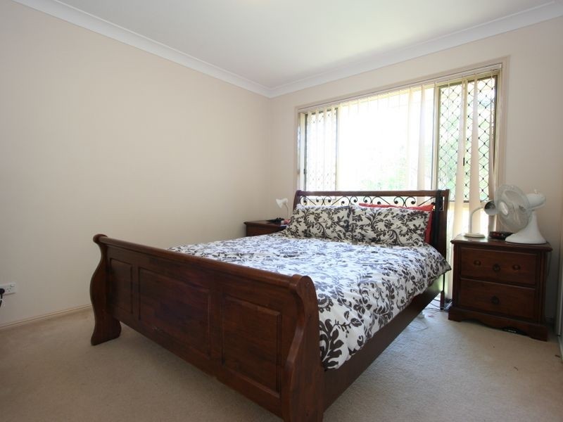 8 Merganser Place, Forest Lake QLD 4078