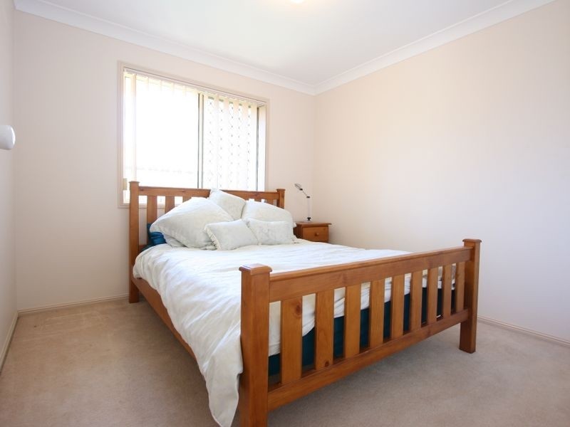 8 Merganser Place, Forest Lake QLD 4078