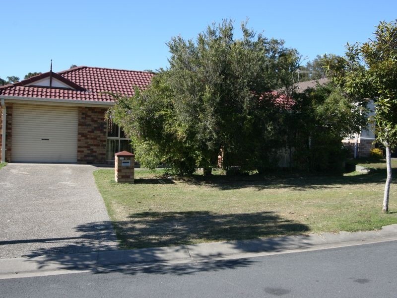8 Merganser Place, Forest Lake QLD 4078