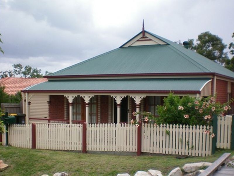 10 Simpson Way, Forest Lake QLD 4078