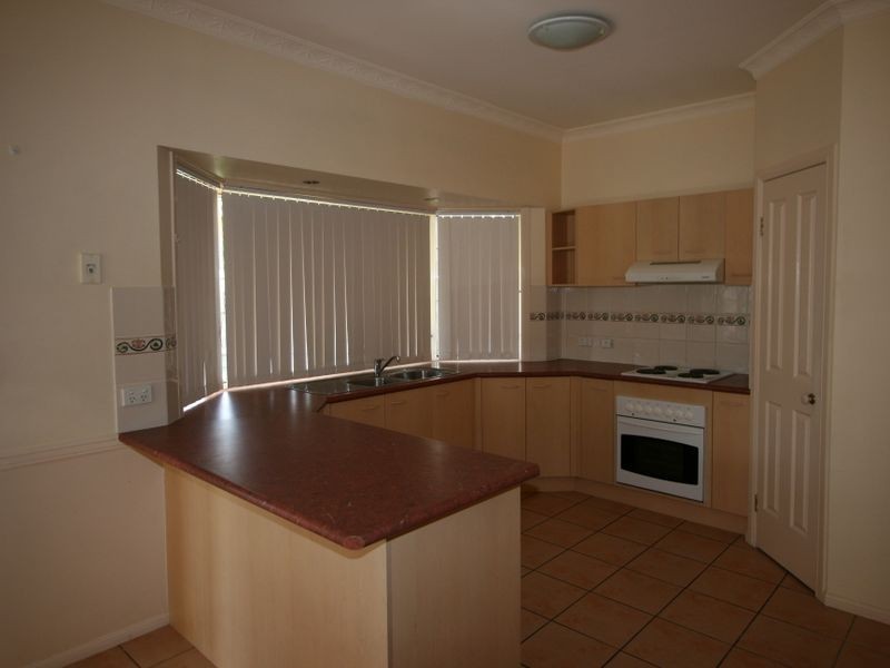 10 Simpson Way, Forest Lake QLD 4078