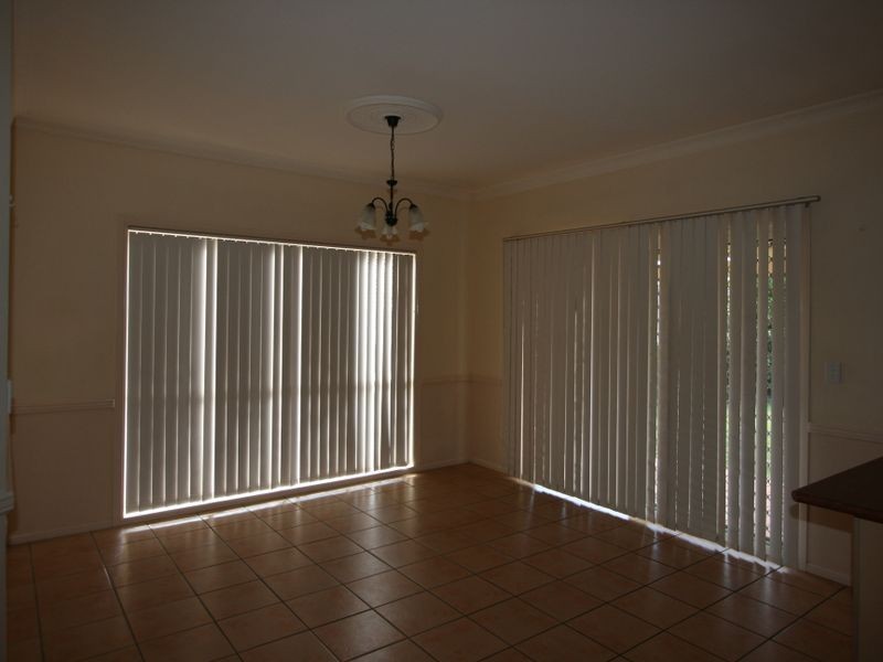 10 Simpson Way, Forest Lake QLD 4078