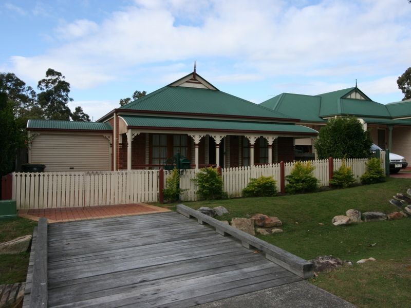10 Simpson Way, Forest Lake QLD 4078
