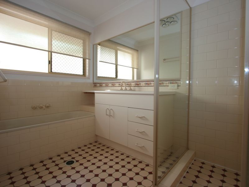 18 Huon Place, Forest Lake QLD 4078