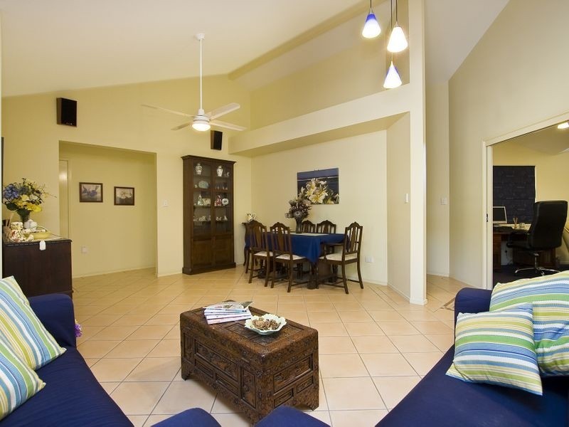 19a Santa Cruz Place, Forest Lake QLD 4078