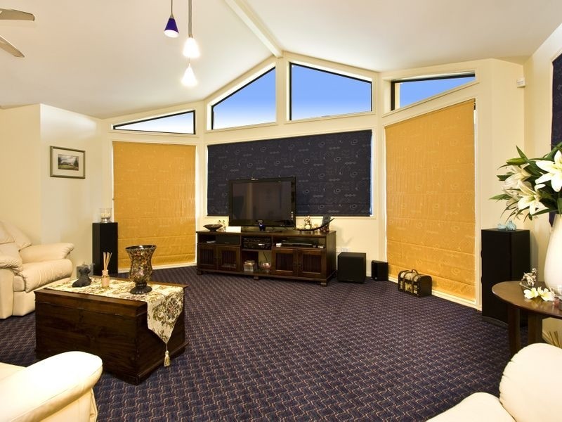 19a Santa Cruz Place, Forest Lake QLD 4078