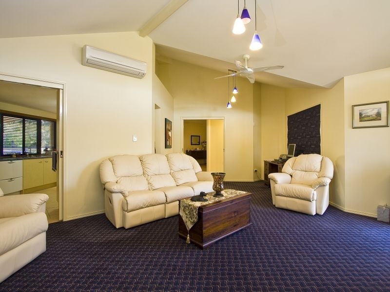 19a Santa Cruz Place, Forest Lake QLD 4078