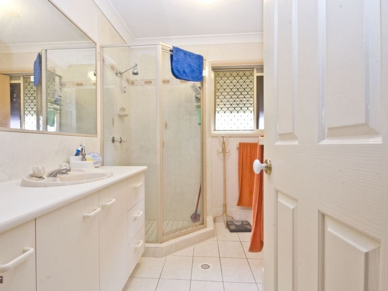 1 Baxter Crescent, Forest Lake QLD 4078