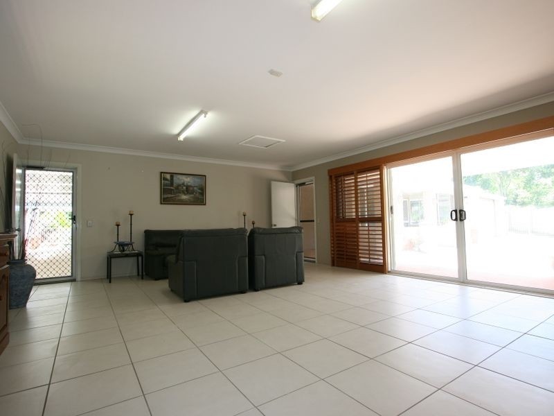 16 Renoir Crescent, Forest Lake QLD 4078