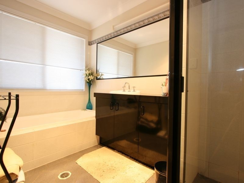 16 Renoir Crescent, Forest Lake QLD 4078