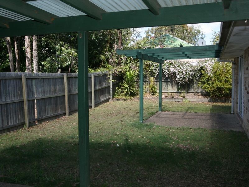 33 St James Street, Forest Lake QLD 4078