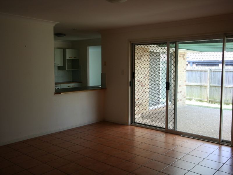 33 St James Street, Forest Lake QLD 4078