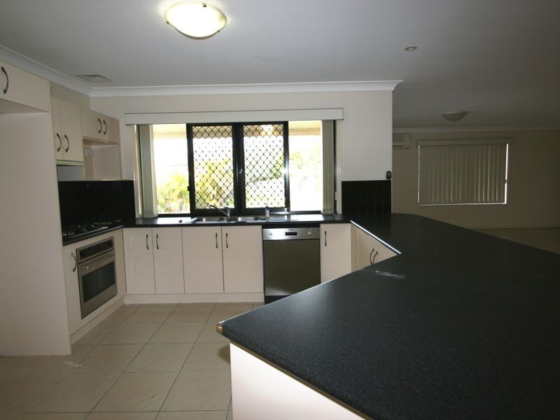 4 Hamilton Close, Forest Lake QLD 4078