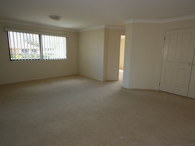 4 Hamilton Close, Forest Lake QLD 4078