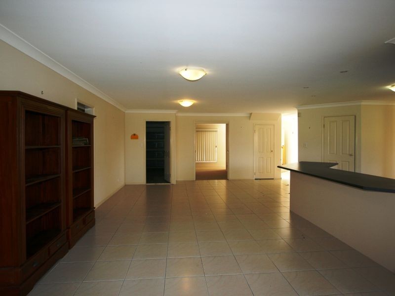 4 Hamilton Close, Forest Lake QLD 4078