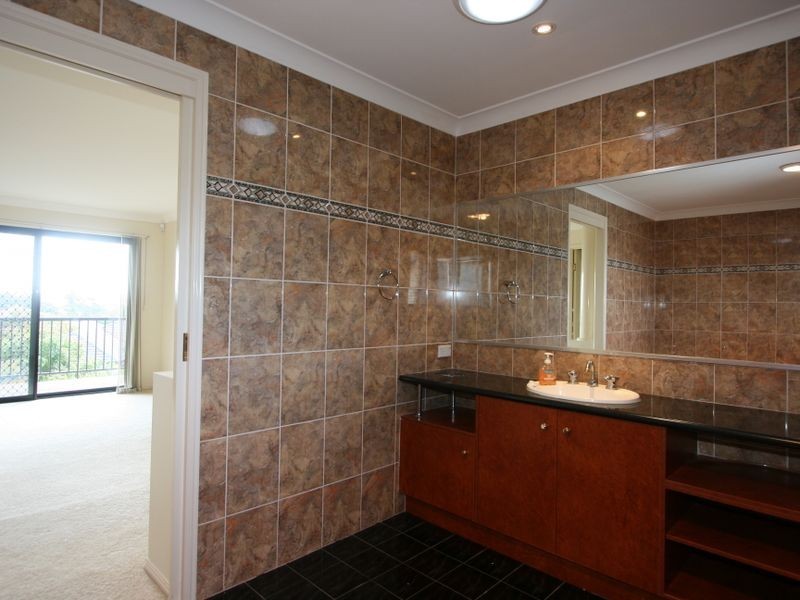 4 Hamilton Close, Forest Lake QLD 4078